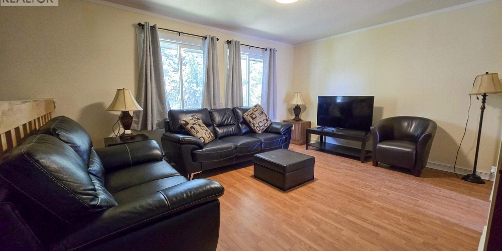 10 GANDER CRESCENT Kitimat Photo 2 10 GANDER CRESCENT Kitimat Photo 2